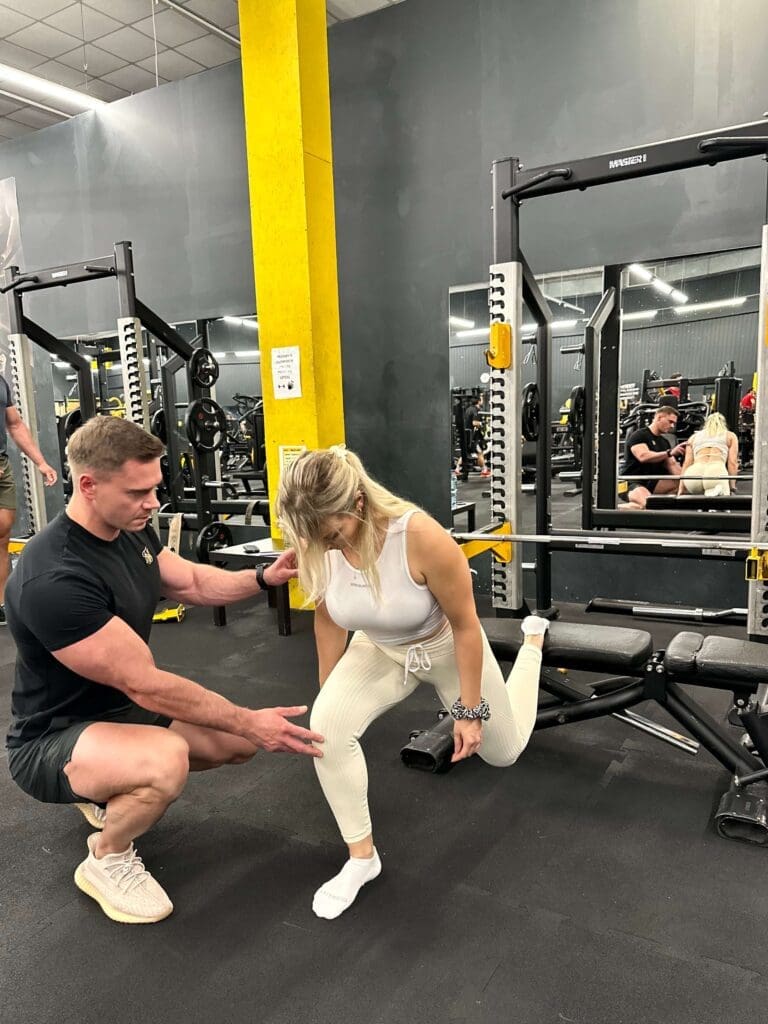 Trener personalny Wrocław – korekta przysiadów bułgarskich