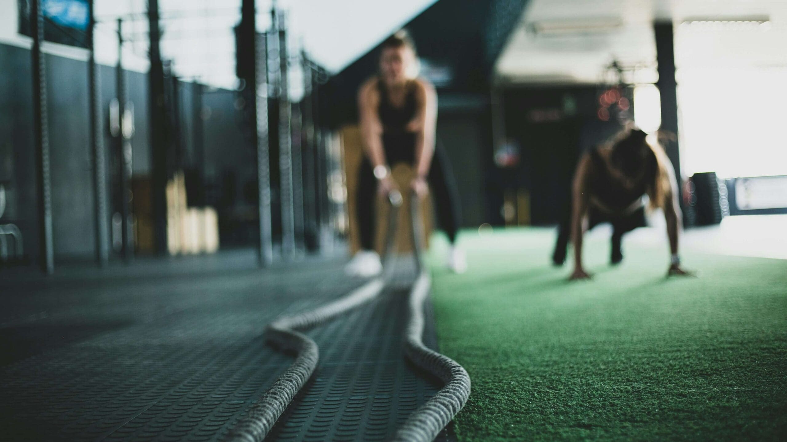 Trening siłowy Wrocław – ćwiczenia battle ropes na siłowni